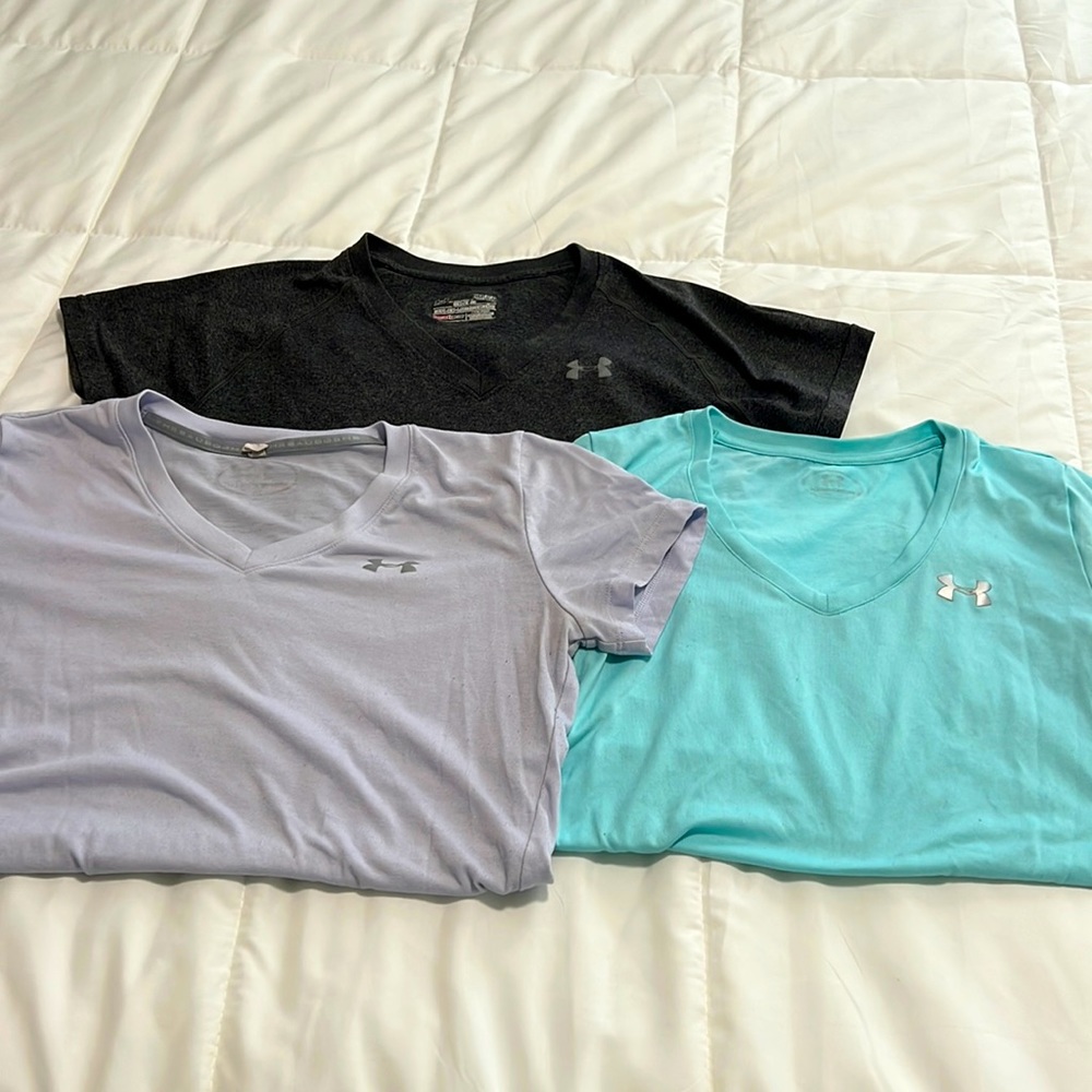 3 Under Armor T-Shirts. Size Small